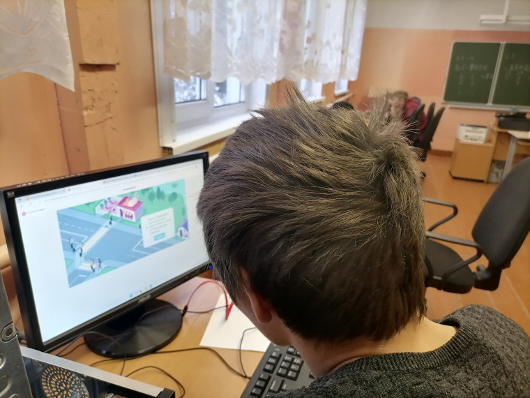 Уроки по цифровой грамотности проходят для обучающихся 7-9 классов.
